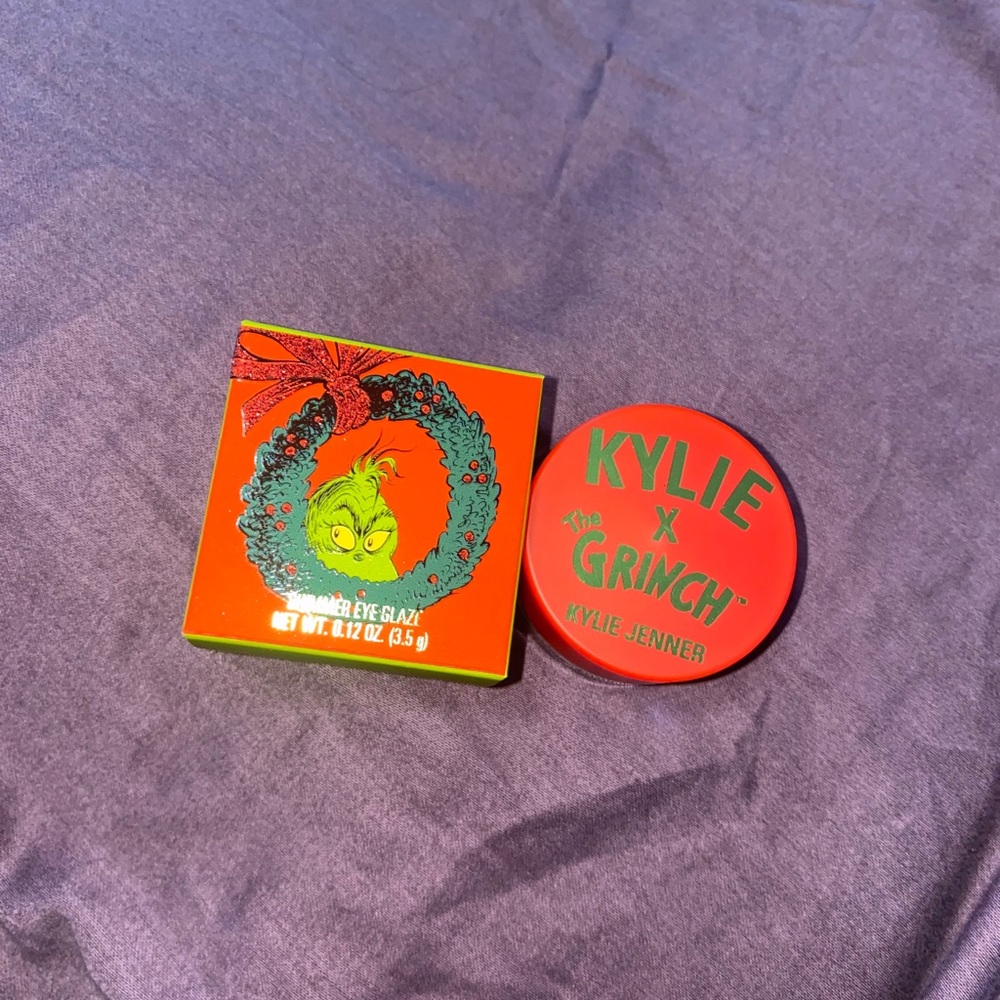 Kylie x Grinch shimmer eye glaze